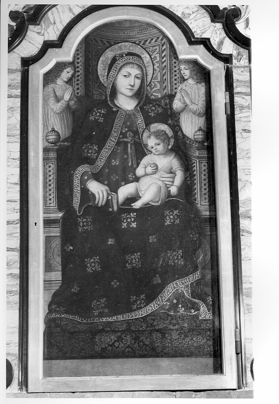 Madonna con Bambino (dipinto) di Ambrogio da Fossano detto Bergognone (maniera) (primo quarto sec. XVI)