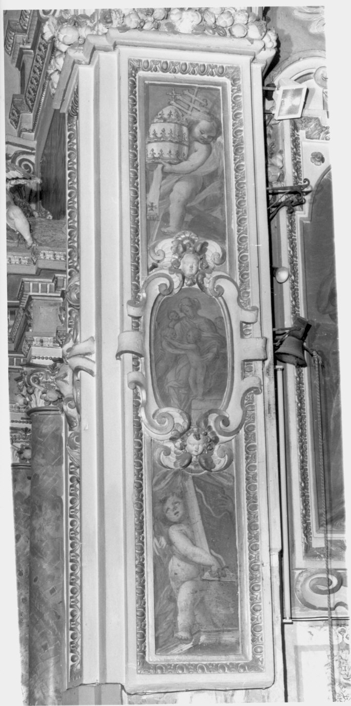 Carità/ angeli con insegne papali (dipinto murale, elemento d'insieme) di Pozzo Carlo (attribuito) (sec. XVII)