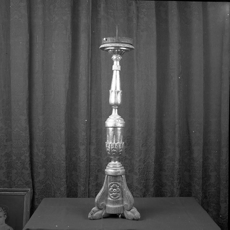 candeliere d'altare, serie - produzione marchigiana (primo quarto sec. XIX)