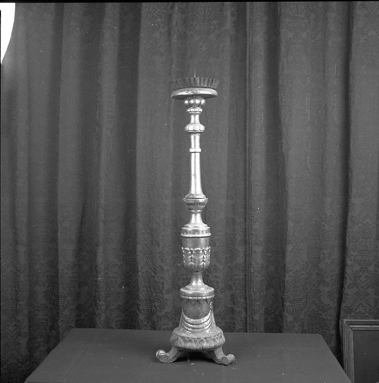 candeliere d'altare, serie - produzione marchigiana (inizio sec. XIX)