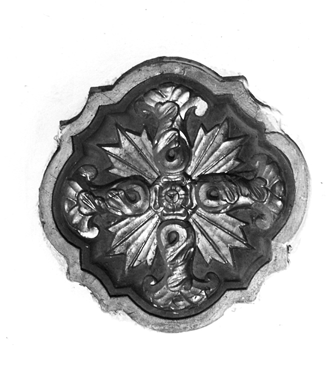 croce raggiata (decorazione, serie) - bottega marchigiana (inizio sec. XVI)