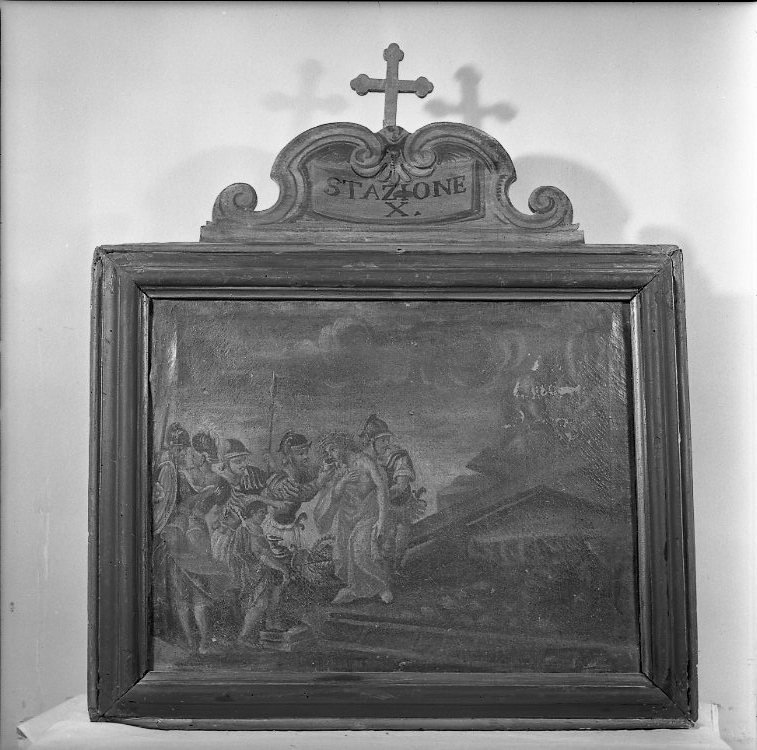 stazione X: Gesù spogliato e abbeverato di fiele (Via Crucis, elemento d'insieme) di Trajani Giuseppe (attribuito) (seconda metà sec. XVIII)
