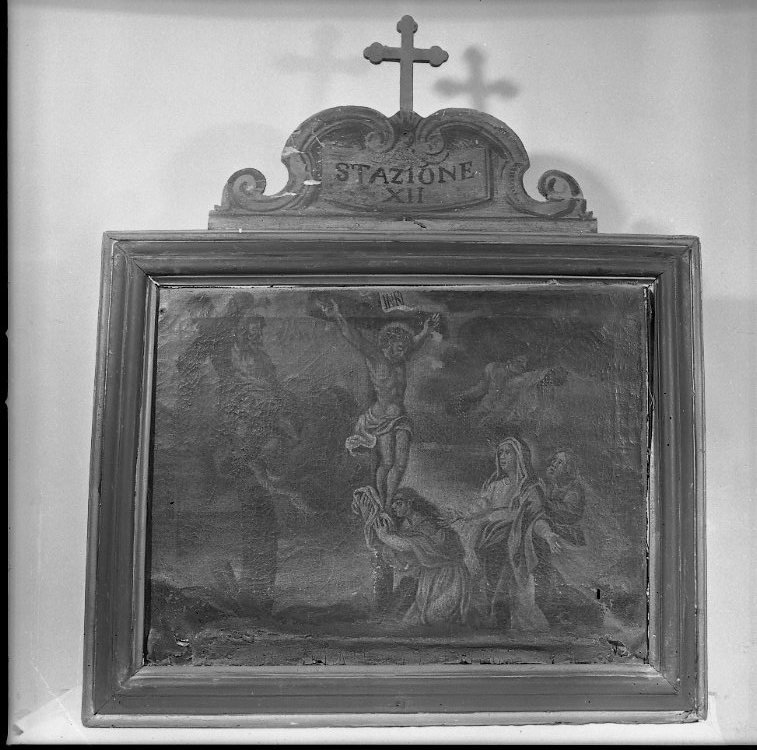stazione XII: Gesù innalzato e morto in croce (Via Crucis, elemento d'insieme) di Trajani Giuseppe (attribuito) (seconda metà sec. XVIII)