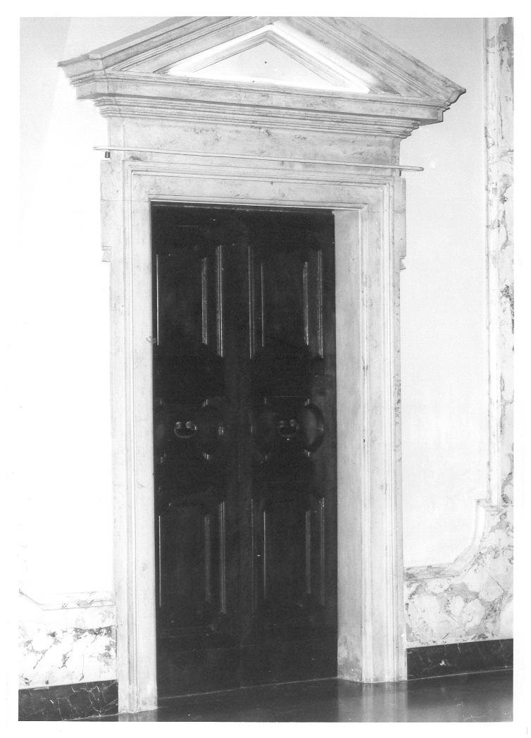 porta - a due battenti, serie - produzione marchigiana (sec. XVIII)