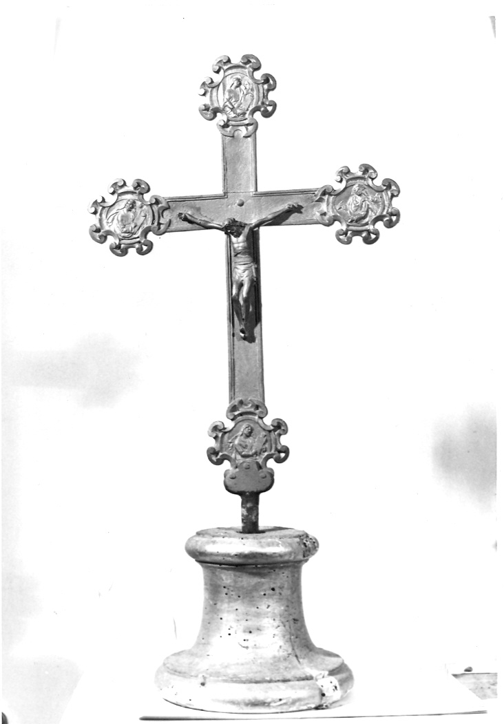 base per croce d'altare - bottega marchigiana (fine sec. XIX)