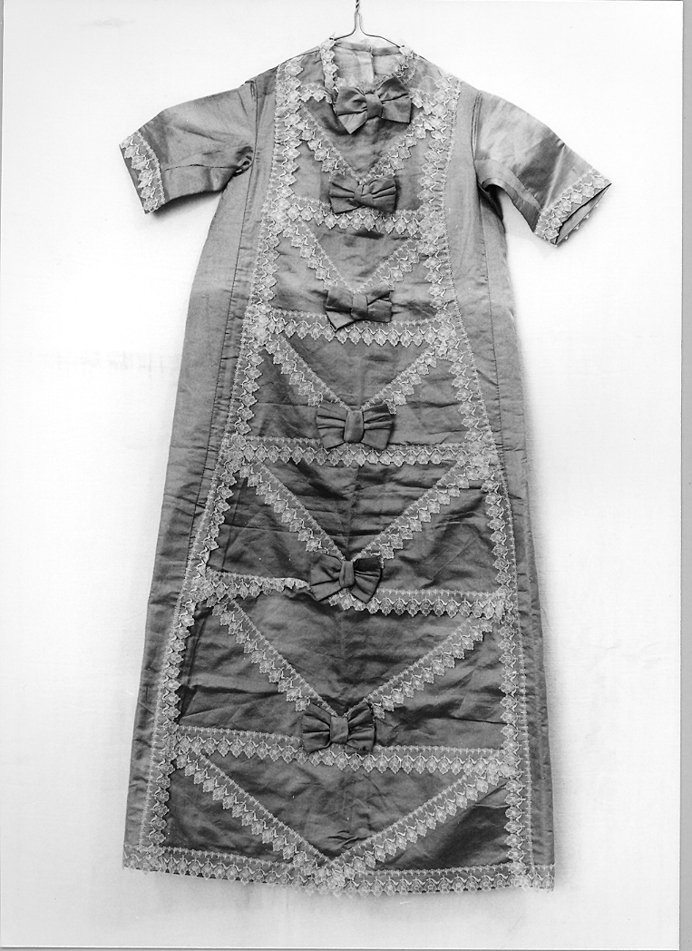 veste di battesimo - manifattura marchigiana (sec. XIX)