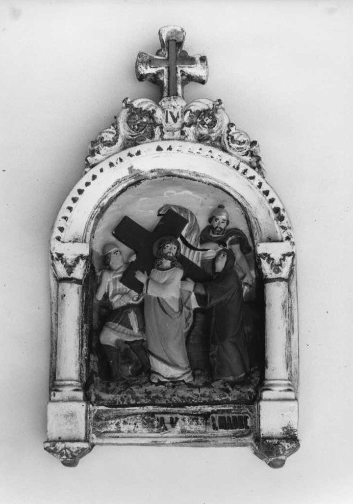 stazione XIV: Gesù deposto nel sepolcro (Via Crucis, elemento d'insieme) - ambito marchigiano (metà sec. XX)