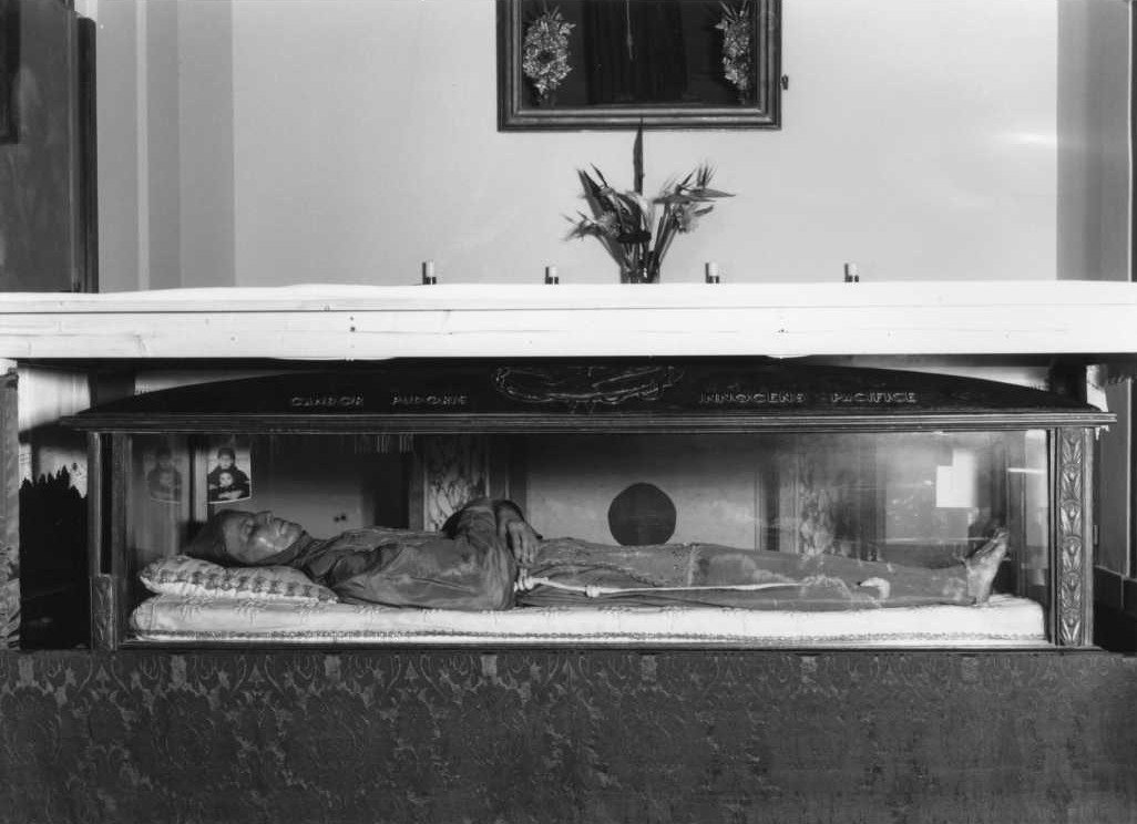 urna, elemento d'insieme - bottega marchigiana (metà sec. XX)