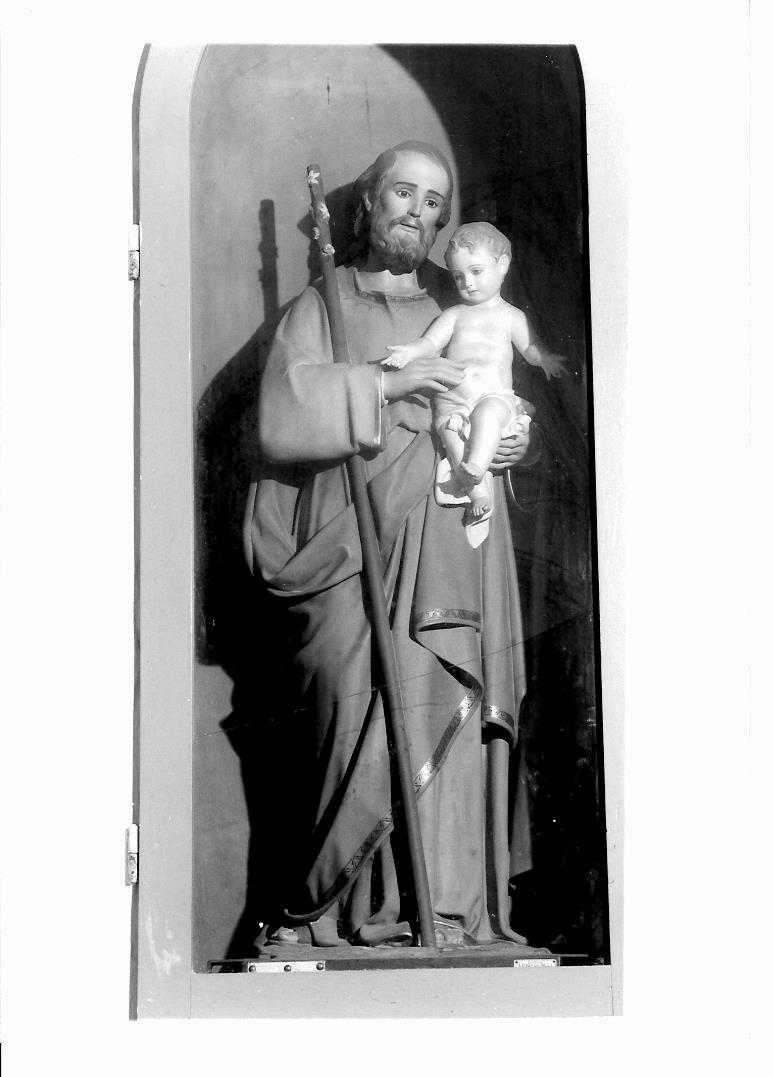 San Giuseppe e Gesù Bambino (statua) di Guacci Luigi (sec. XX)