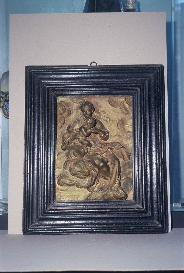 Madonna con Bambino (rilievo) di Amantini Tommaso (sec. XVII)