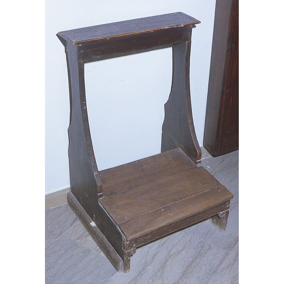 inginocchiatoio - bottega marchigiana (metà sec. XIX)