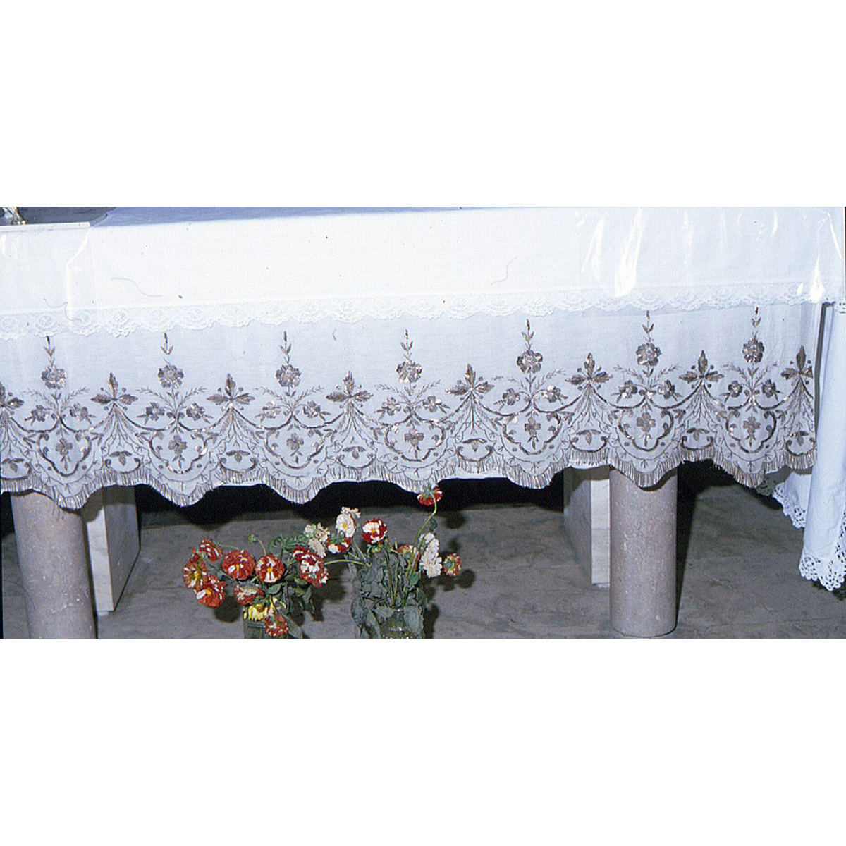 tovaglia d'altare - manifattura marchigiana (metà sec. XX)