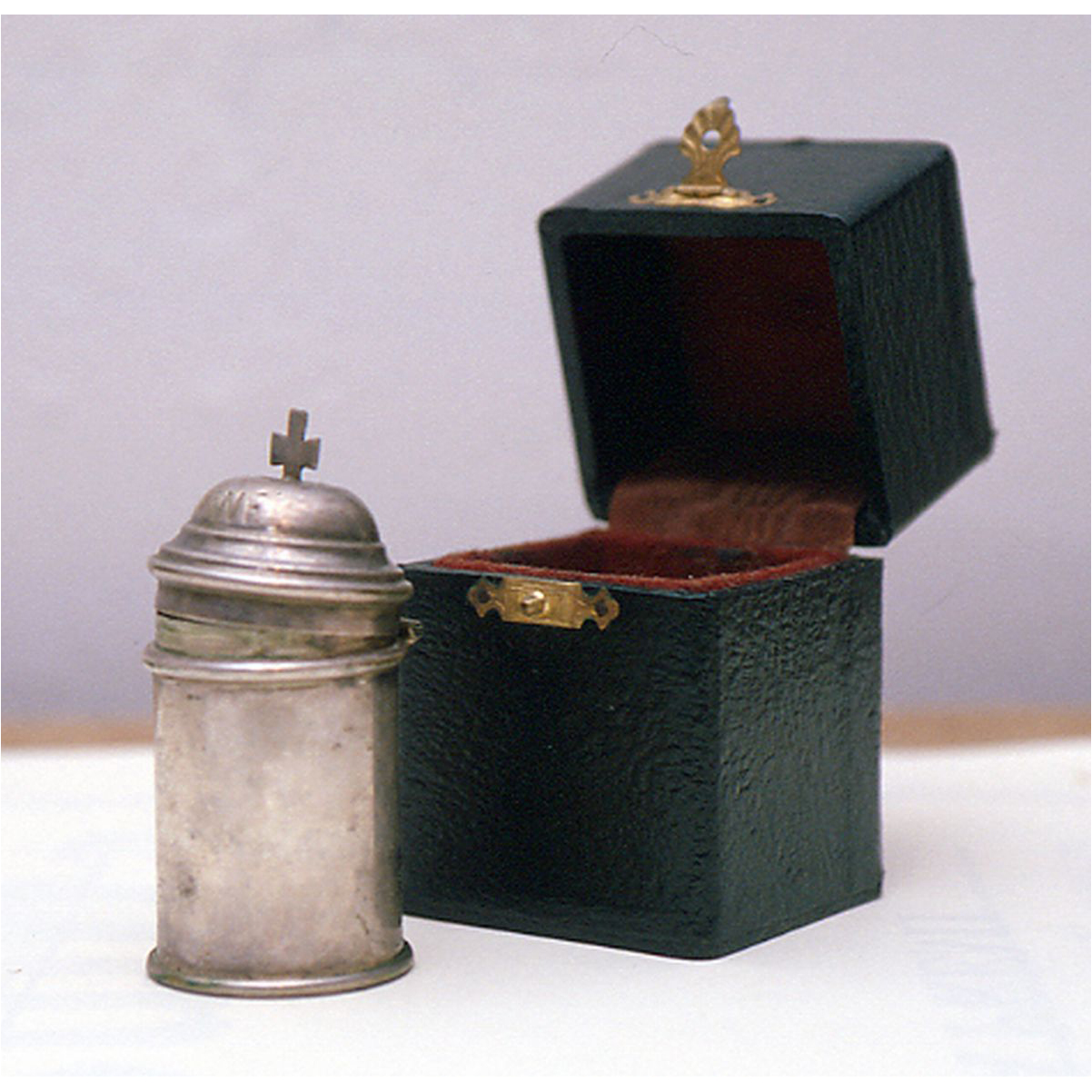 vasetti per oli santi - bottega marchigiana (fine/inizio secc. XIX/ XX)