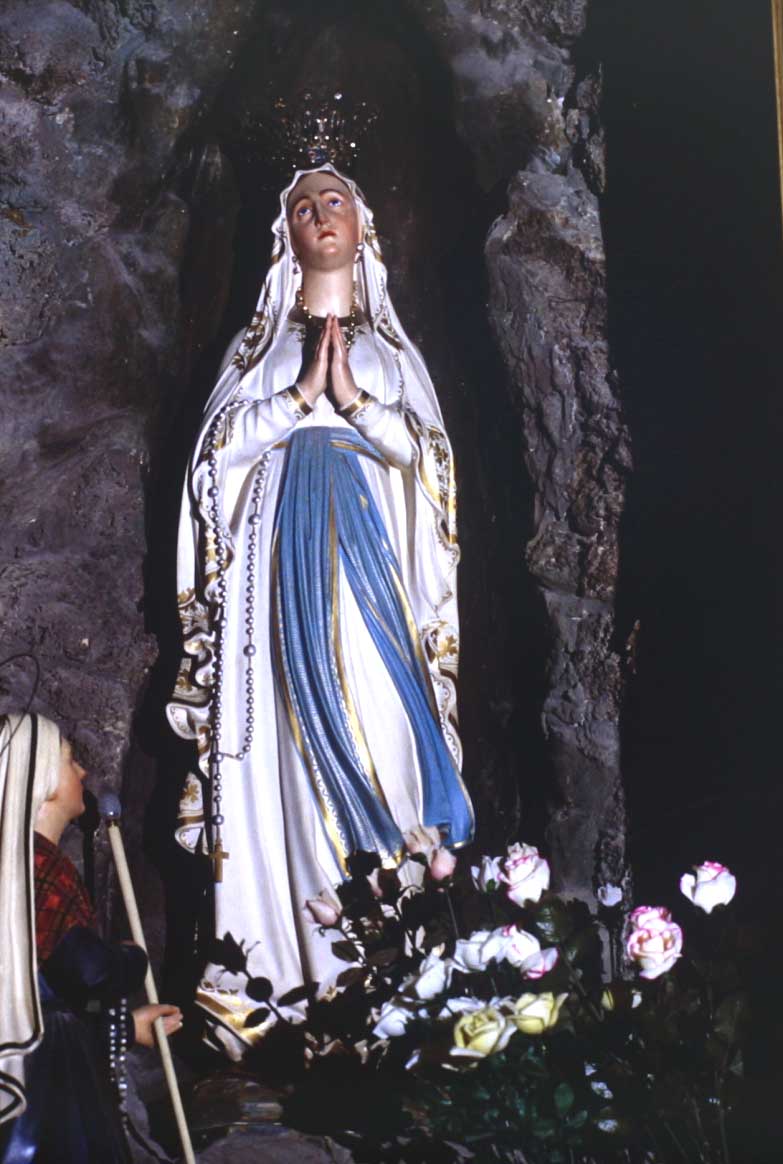 Madonna di Lourdes (statua, elemento d'insieme) - ambito italiano (prima metà sec. XX)