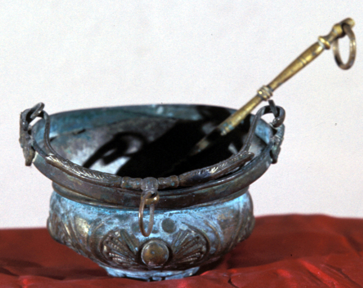 secchiello per l'acqua benedetta - produzione marchigiana (sec. XVIII)