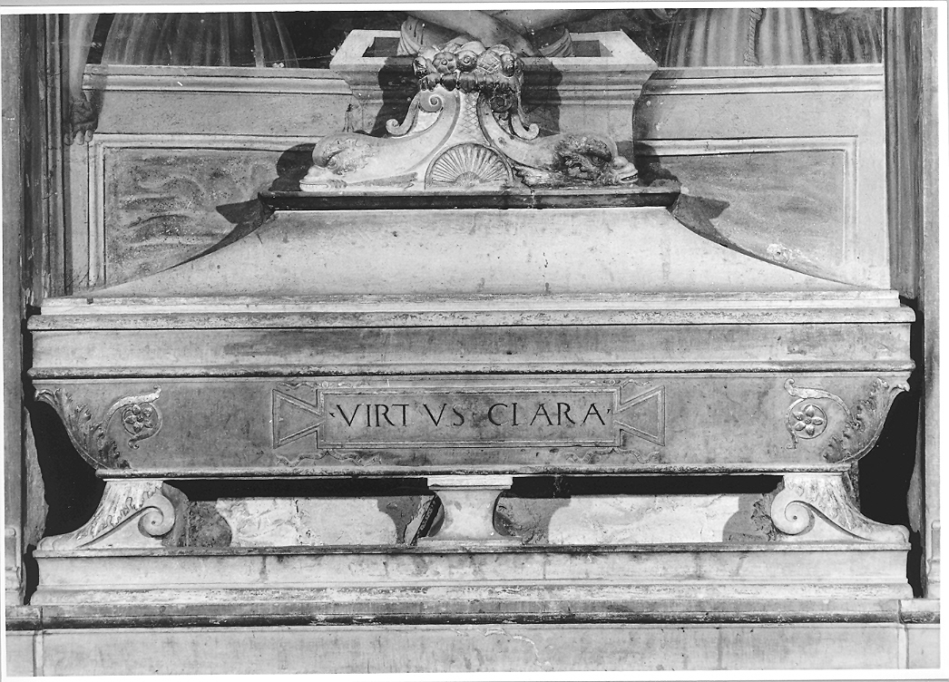sarcofago con coperchio - bottega marchigiana (sec. XV)