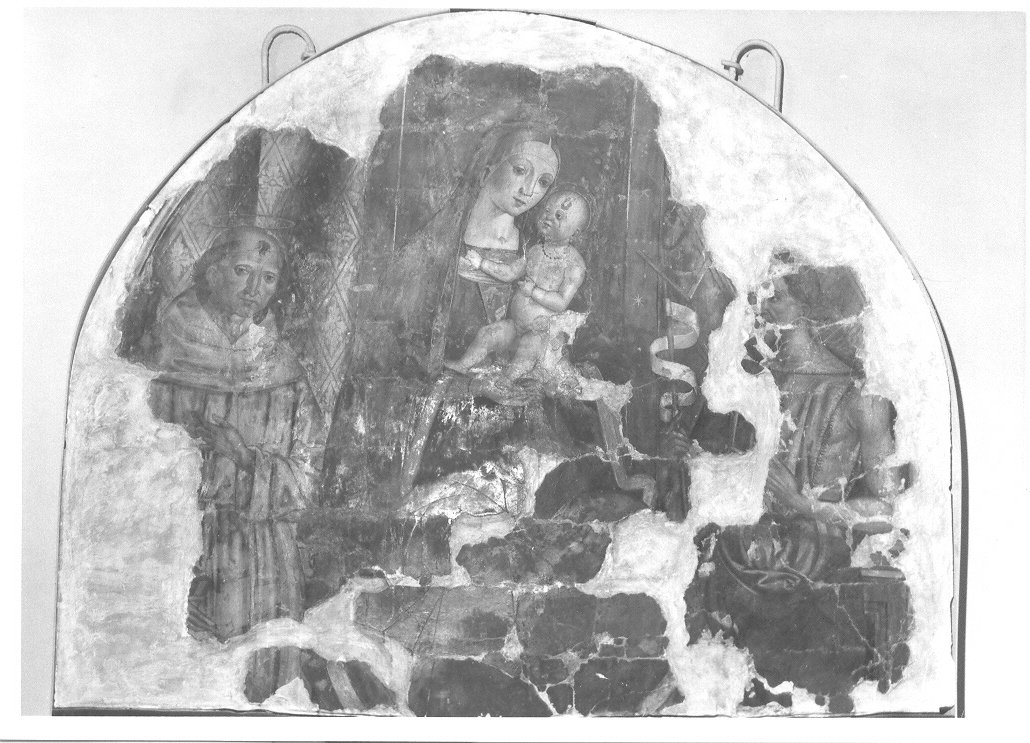 Madonna con Bambino in trono tra San Giovanni Battista e beato Pietro da Mogliano (dipinto) di Pagani Vincenzo (attribuito) (sec. XVI)