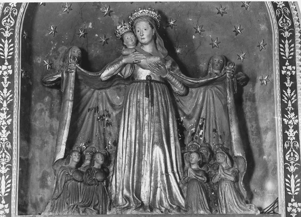 Madonna della Misericordia (gruppo scultoreo) - bottega marchigiana (sec. XV)