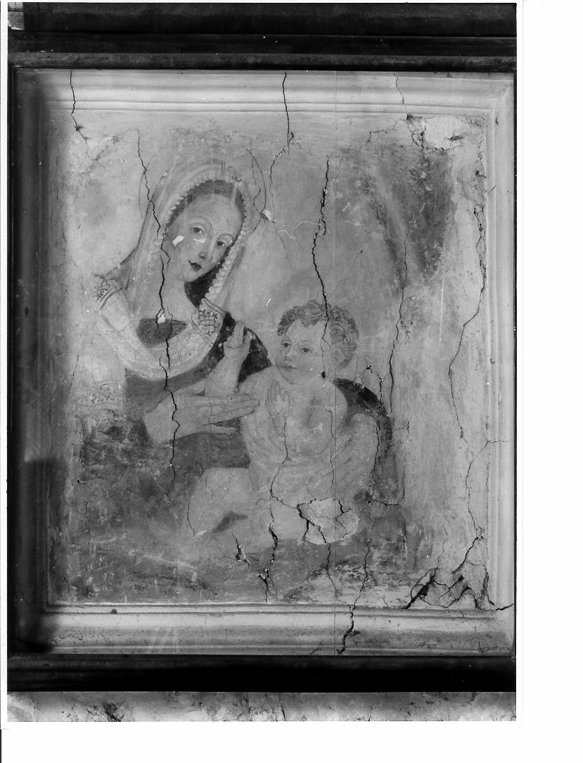Madonna con Bambino (dipinto) di De Magistris Giovanni Andrea (sec. XVI)