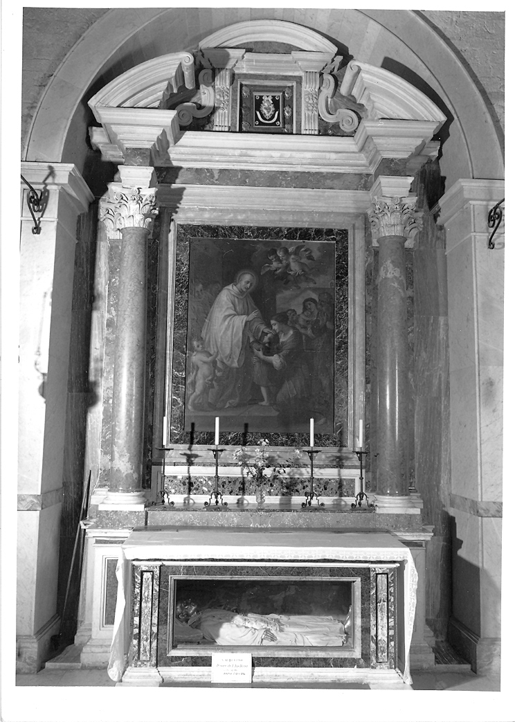 altare - ambito marchigiano (sec. XX)