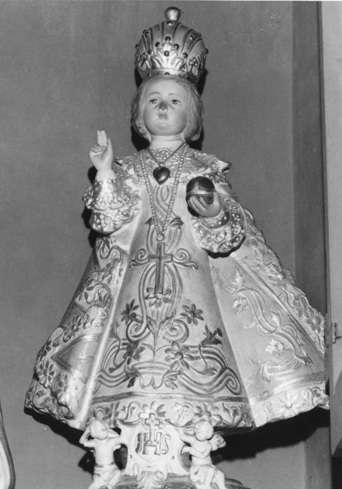 Gasù Bambino come Cristo Salvatore (statua) di Raffaelli Luigi (prima metà sec. XX)