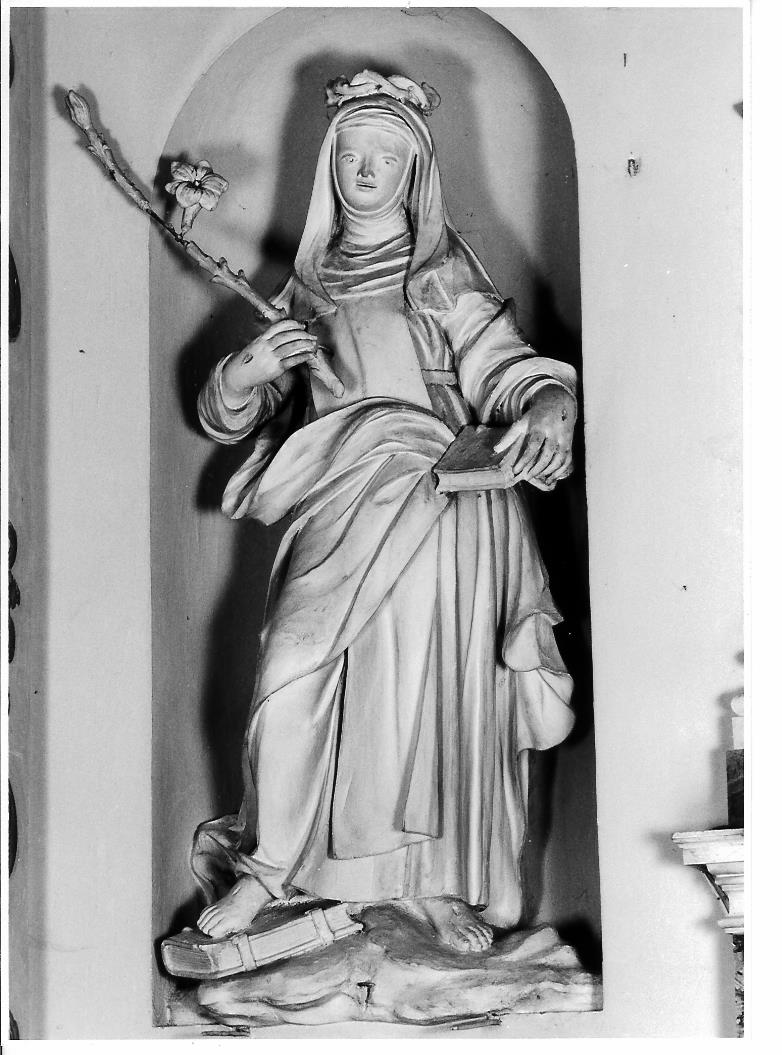 S. Caterina da Siena, Santa Caterina da Siena con giglio e volume (statua) - ambito marchigiano (prima metà sec. XVIII)