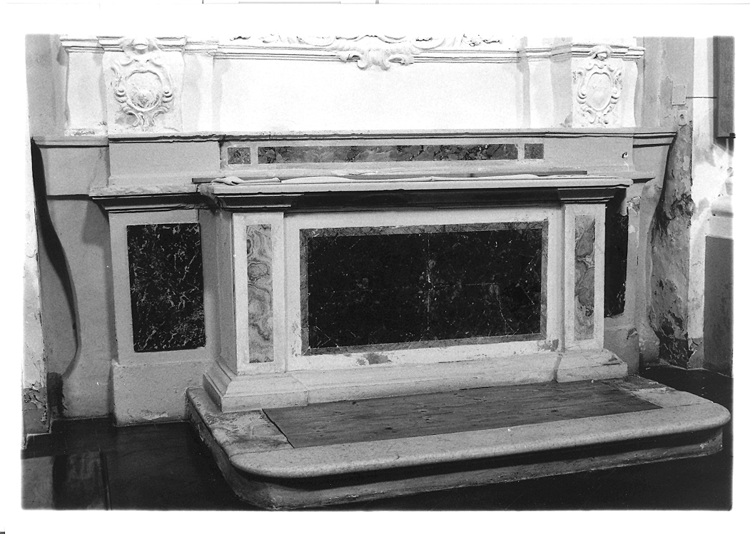mensa d'altare, serie - bottega marchigiana (prima metà sec. XIX)