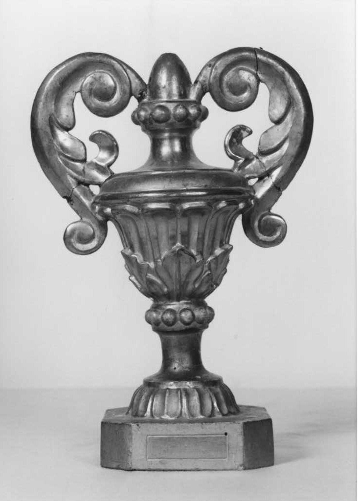 vaso d'altare con composizione floreale, serie - bottega marchigiana (seconda metà sec. XIX)