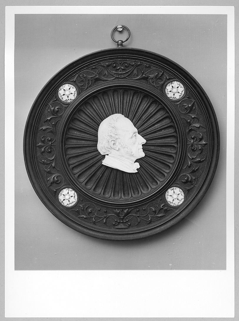 medaglione di Mazzucchelli G. B (seconda metà sec. XIX)