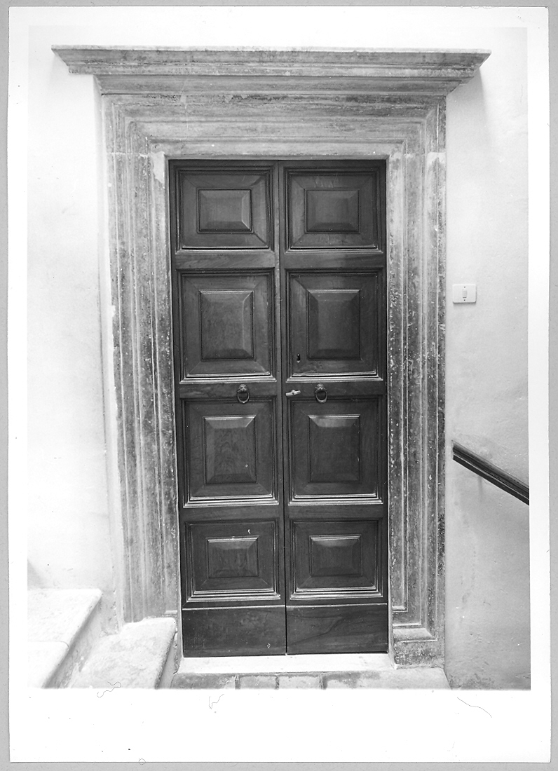 portale architravato - bottega marchigiana (inizio sec. XVI)