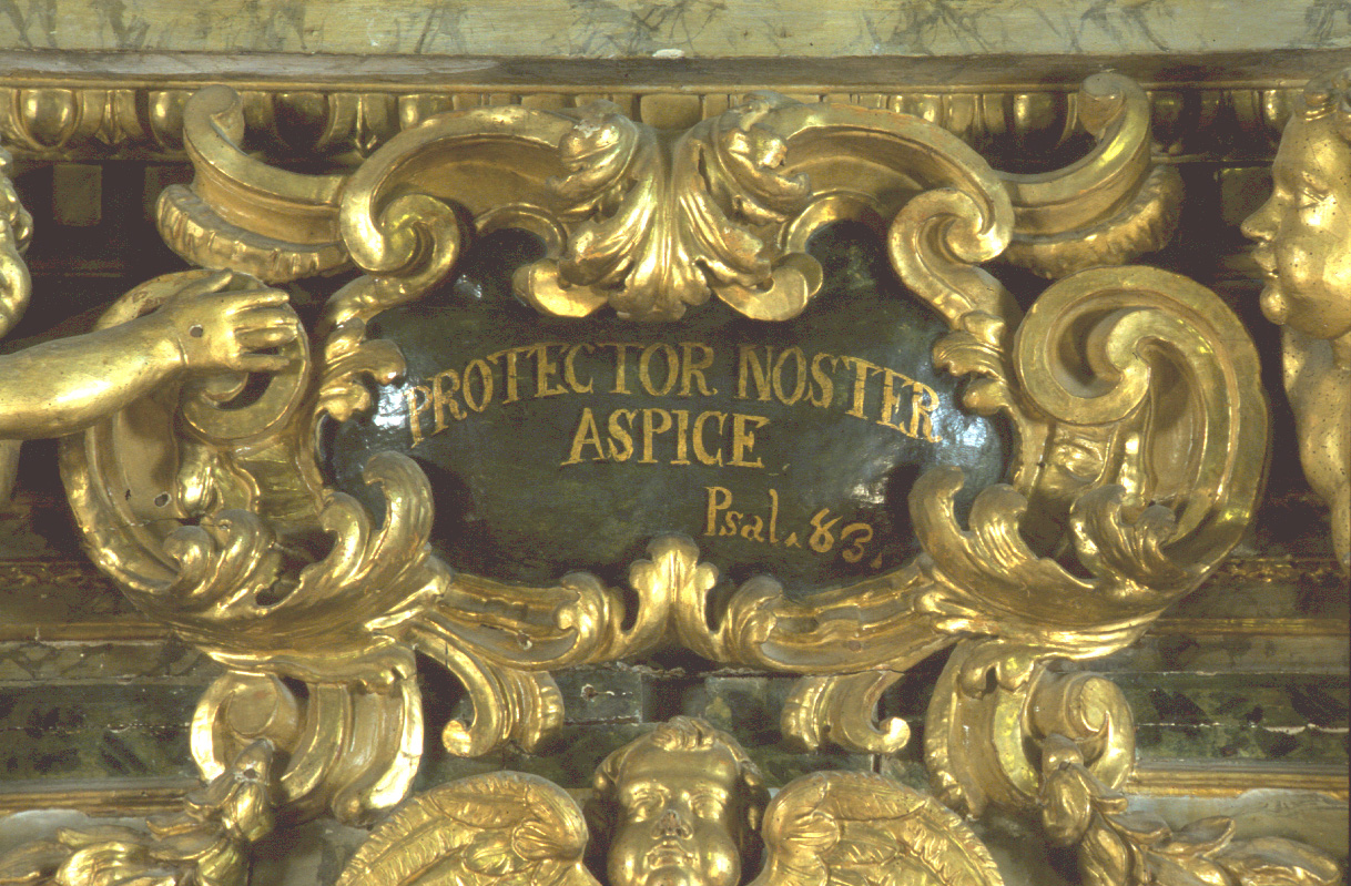 cartiglio con iscrizione (scultura, elemento d'insieme) di Polinori Giuseppe, Grillanda Girolamo (fine sec. XVII)