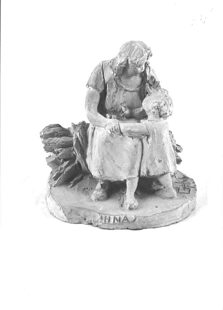 figura femminile seduta con bambino (scultura) di Michieli Giuseppe (inizio sec. XX)