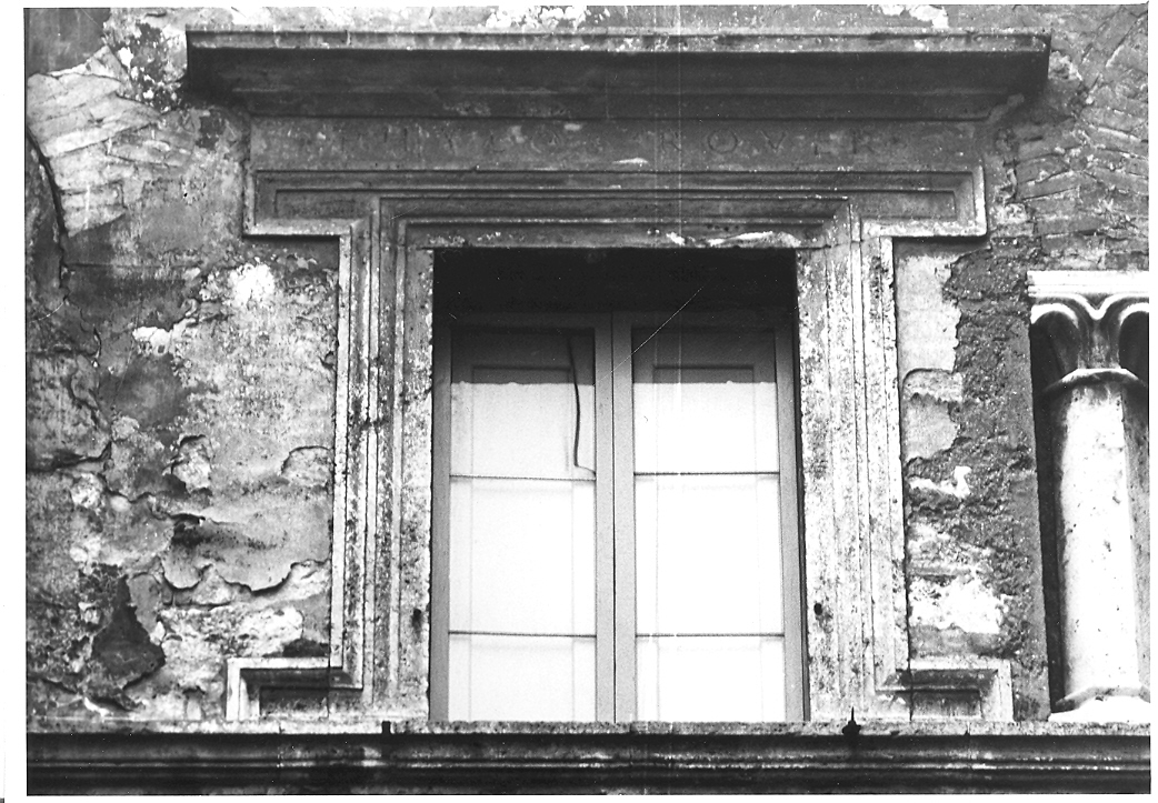 mostra di finestra di Filotesio Nicola detto Cola dell'Amatrice (attribuito) (ultimo quarto sec. XVI)