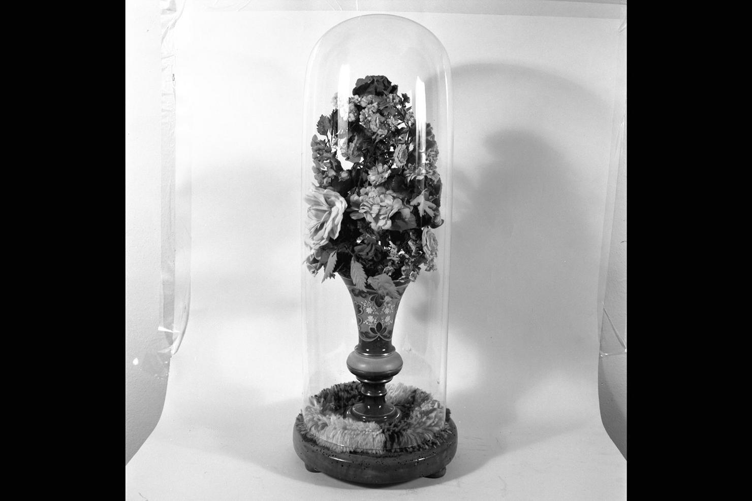 vaso da fiori, serie - manifattura italiana (sec. XIX)
