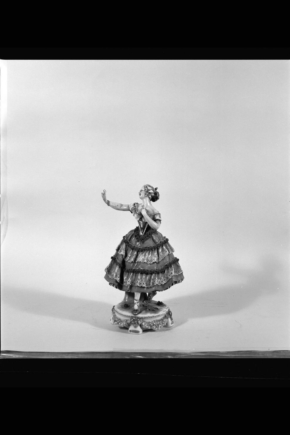 danzatrice del secolo XIX (scultura) - manifattura italiana (sec. XX)