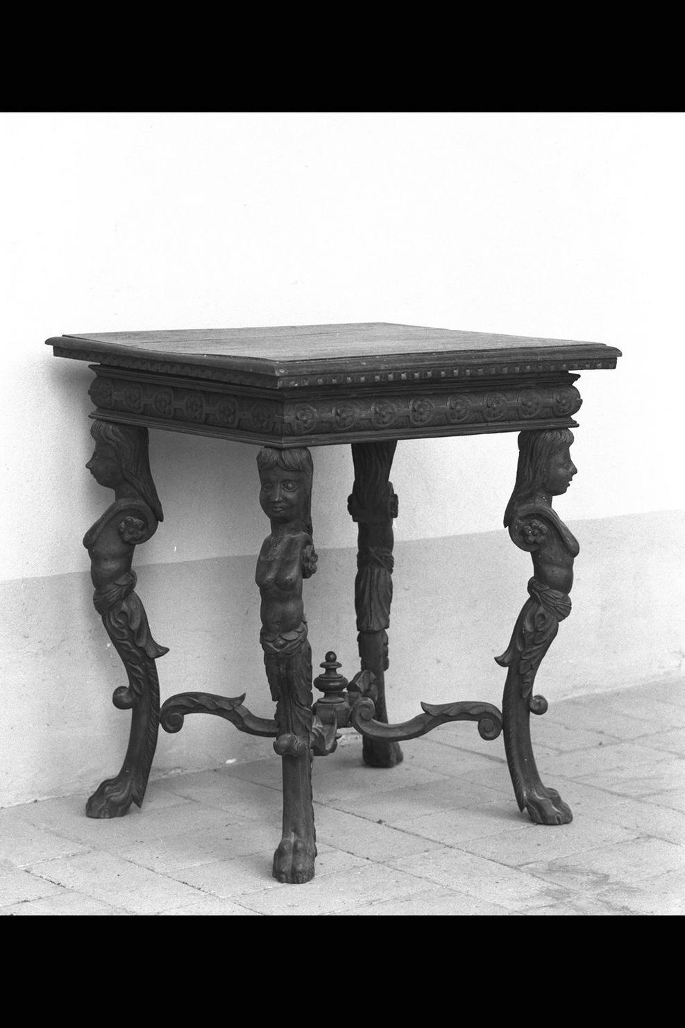 tavolino, elemento d'insieme - bottega marchigiana (sec. XX)