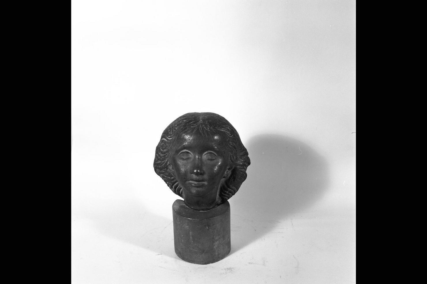 testa di fanciulla (scultura) di Biancini Angelo (sec. XX)