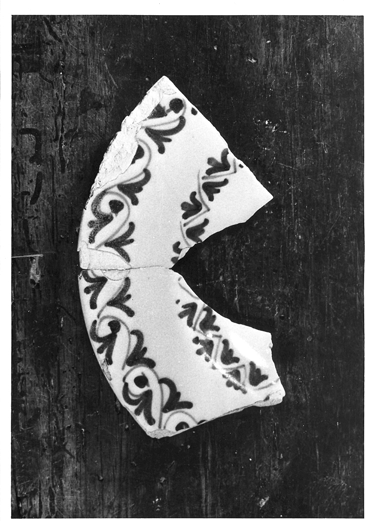 piatto, frammento - bottega derutese (prima metà sec. XVI)