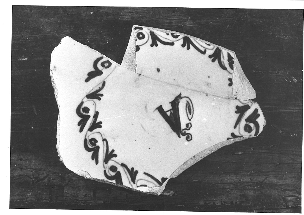 piatto, frammento - bottega derutese (prima metà sec. XVI)