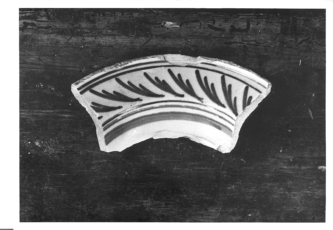 piatto, frammento - bottega derutese (prima metà sec. XVI)