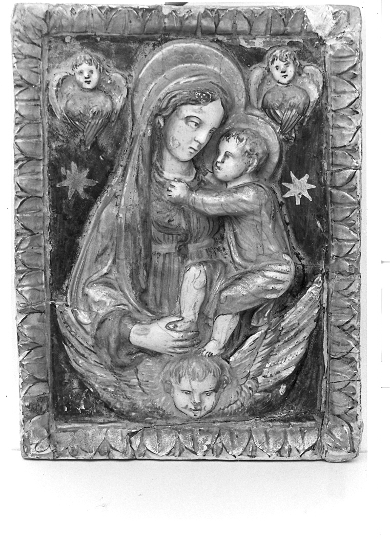Madonna con Bambino e cherubini (mattonella) - manifattura eugubina (sec. XVI)