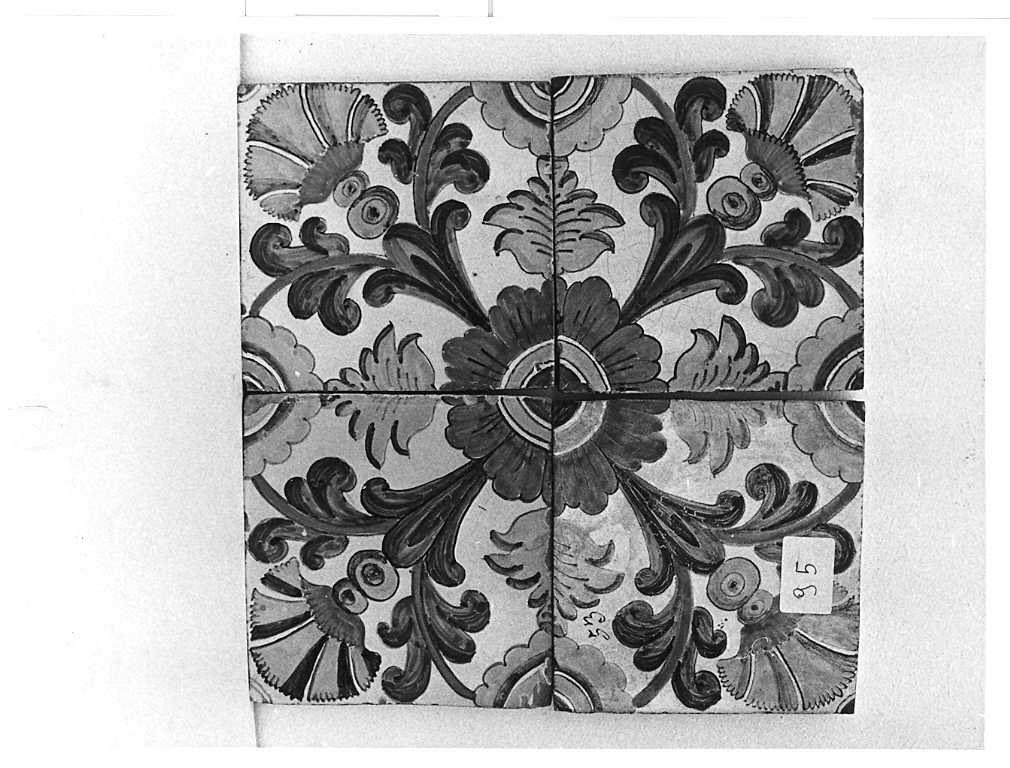 mattonella, serie - bottega pesarese (seconda metà sec. XVIII)