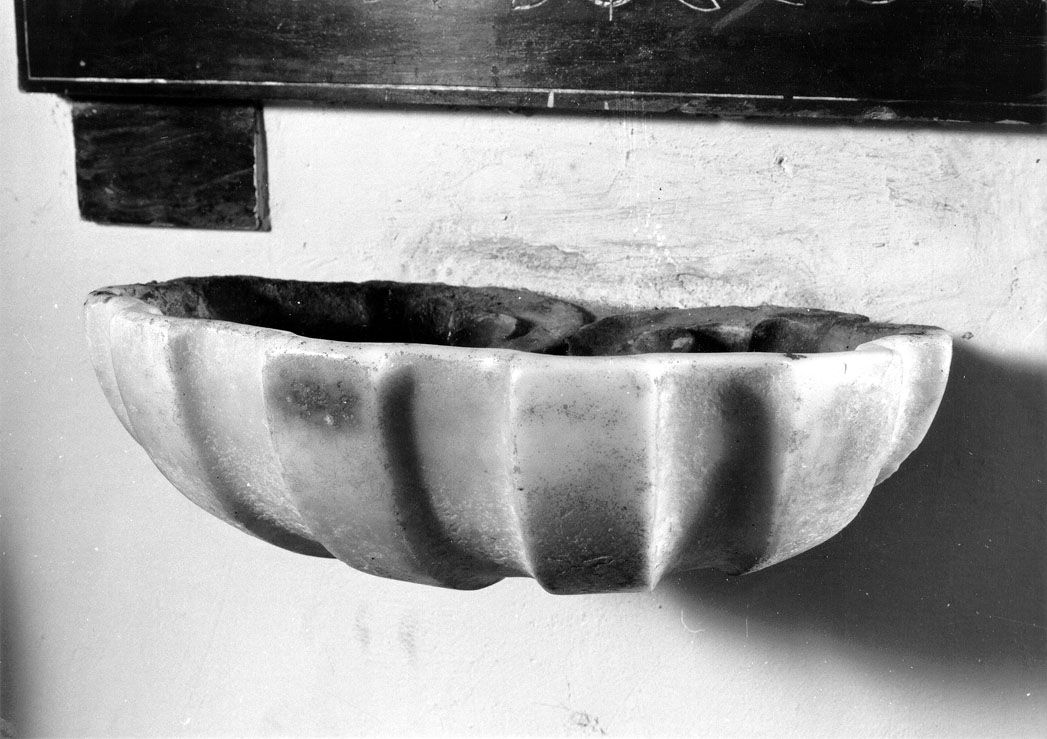 acquasantiera da parete - bottega italiana (sec. XVIII, sec. XIX)