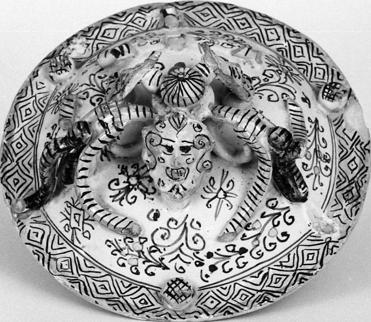 coperchio, elemento d'insieme - bottega di Castelli (sec. XVII)