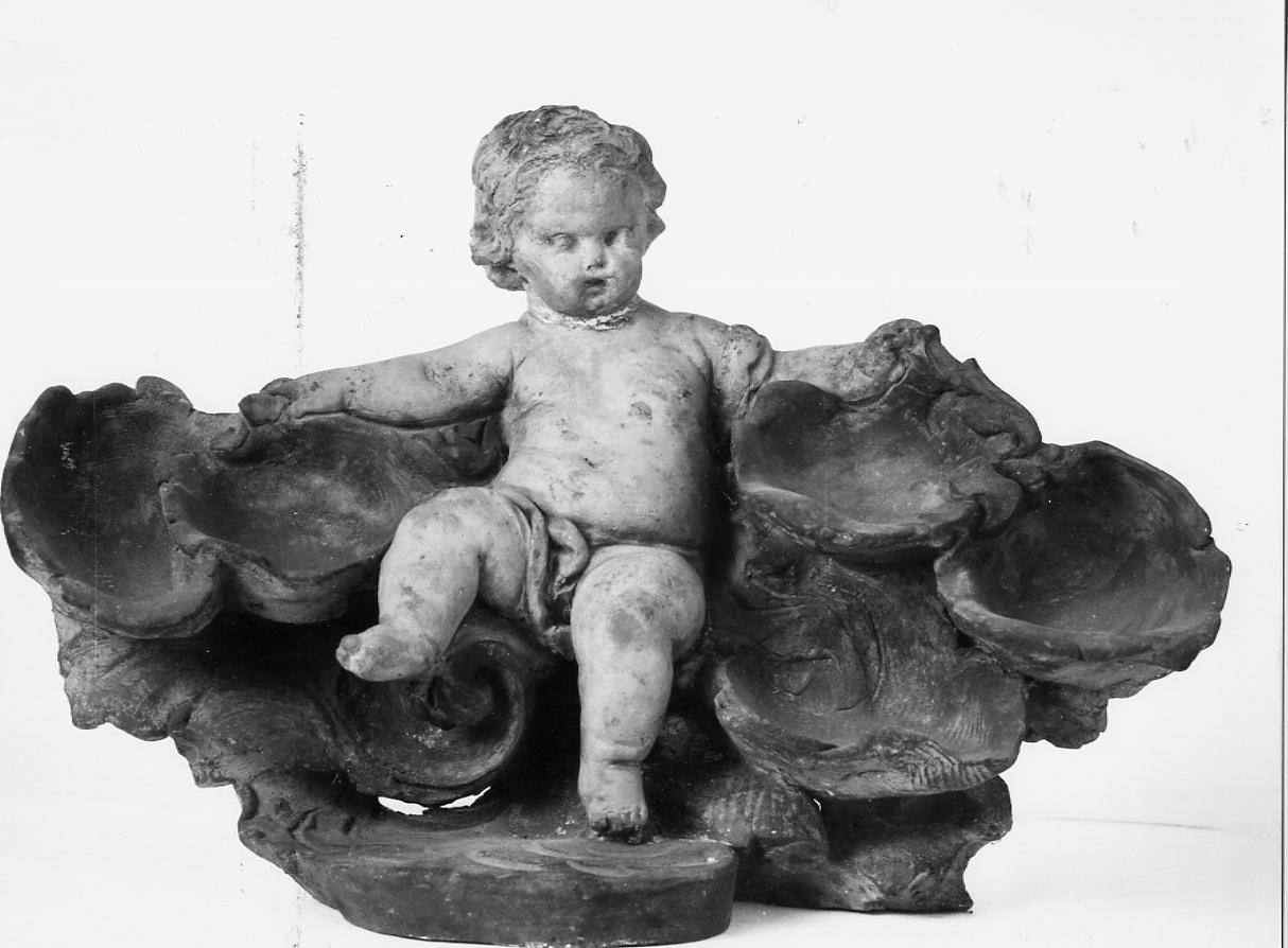 putto con conchiglie (gruppo scultoreo) di Paci Emidio (sec. XIX)
