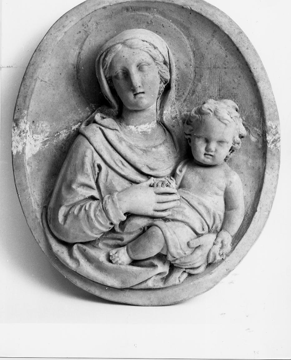 Madonna con Bambino (rilievo) di Paci Emidio (sec. XIX)