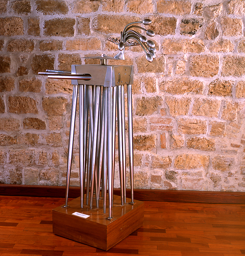 Kibbuz of Israel, motivi decorativi astratti (scultura) di Trubbiani Valeriano (sec. XX)