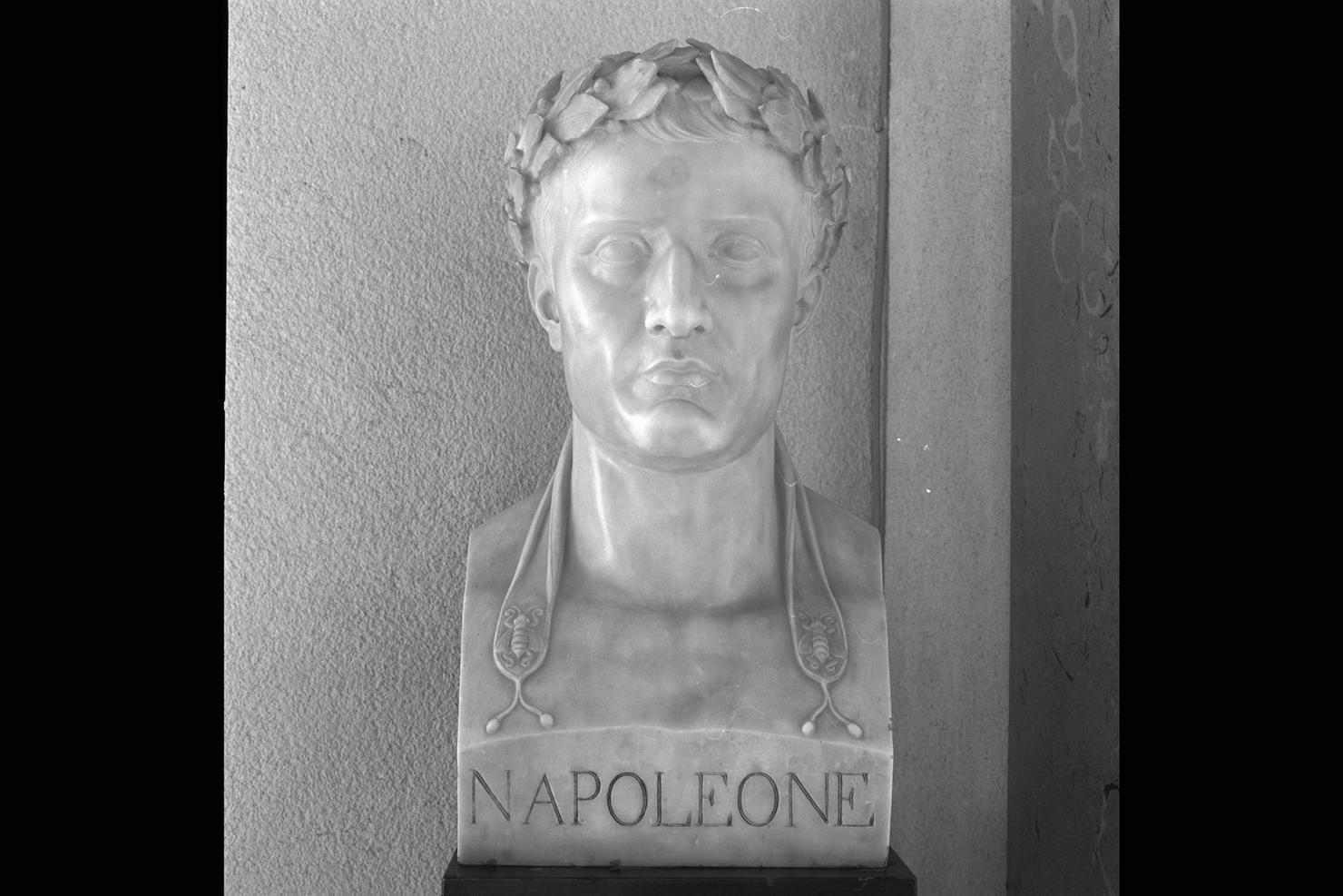 Napoleone Bonaparte (statua) di Canova Antonio (attribuito) (inizio sec. XIX)