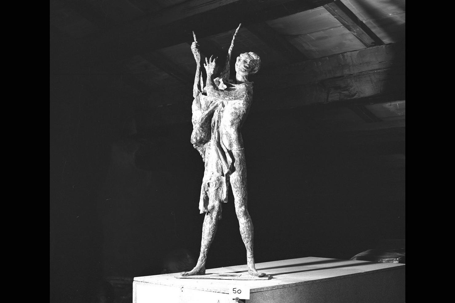 figura maschile (scultura) di Murer Augusto (sec. XX)