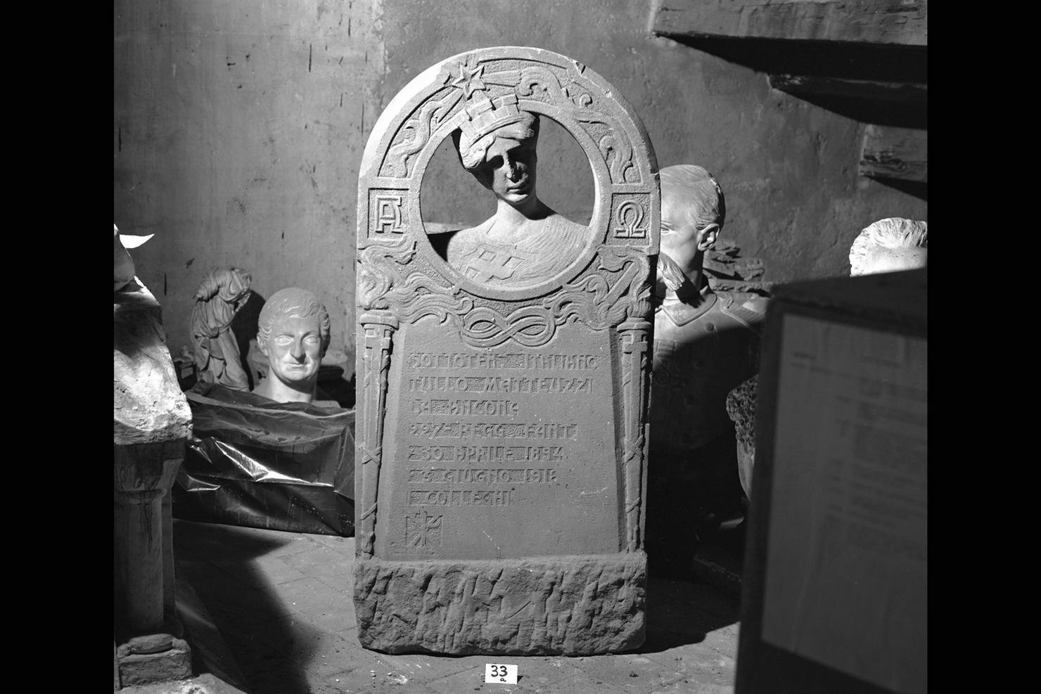 stele funeraria - ambito italiano (sec. XX)